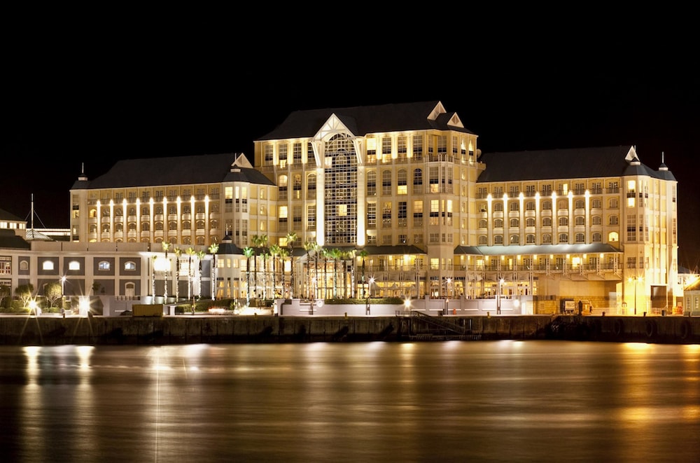 THE TABLEBAY